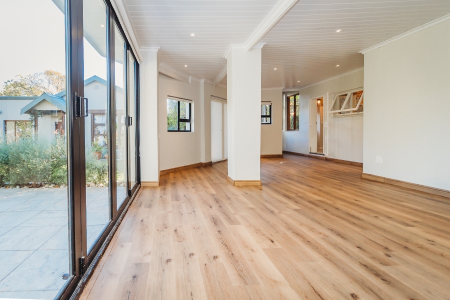 6 Bedroom Property for Sale in Heatherlands Western Cape